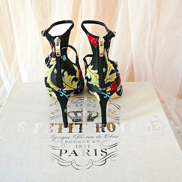 NWOB - Marc Fisher Embroidered Strappy Heels - Sz 8.5 - Picture 4 of 10